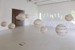 Ausstellung »Spuren der Erinnerung – Zeichen der Gegenwart« Ausstellung »Spuren der Erinnerung – Zeichen der Gegenwart«